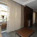 纳迪亚灯塔公寓式酒店 *