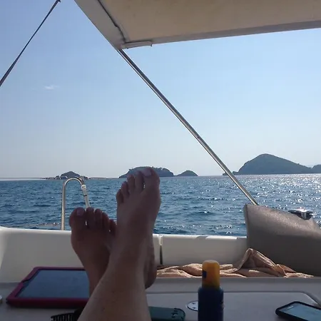 Lighthouse Nadia Aparts Appartement