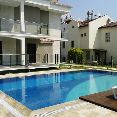 Lighthouse Nadia Aparts דירה