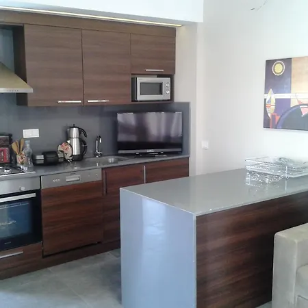 Lighthouse Nadia Aparts פאטהיה