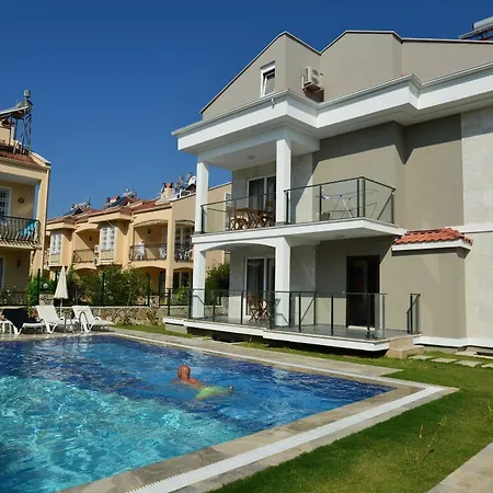 Lighthouse Nadia Aparts * פאטהיה